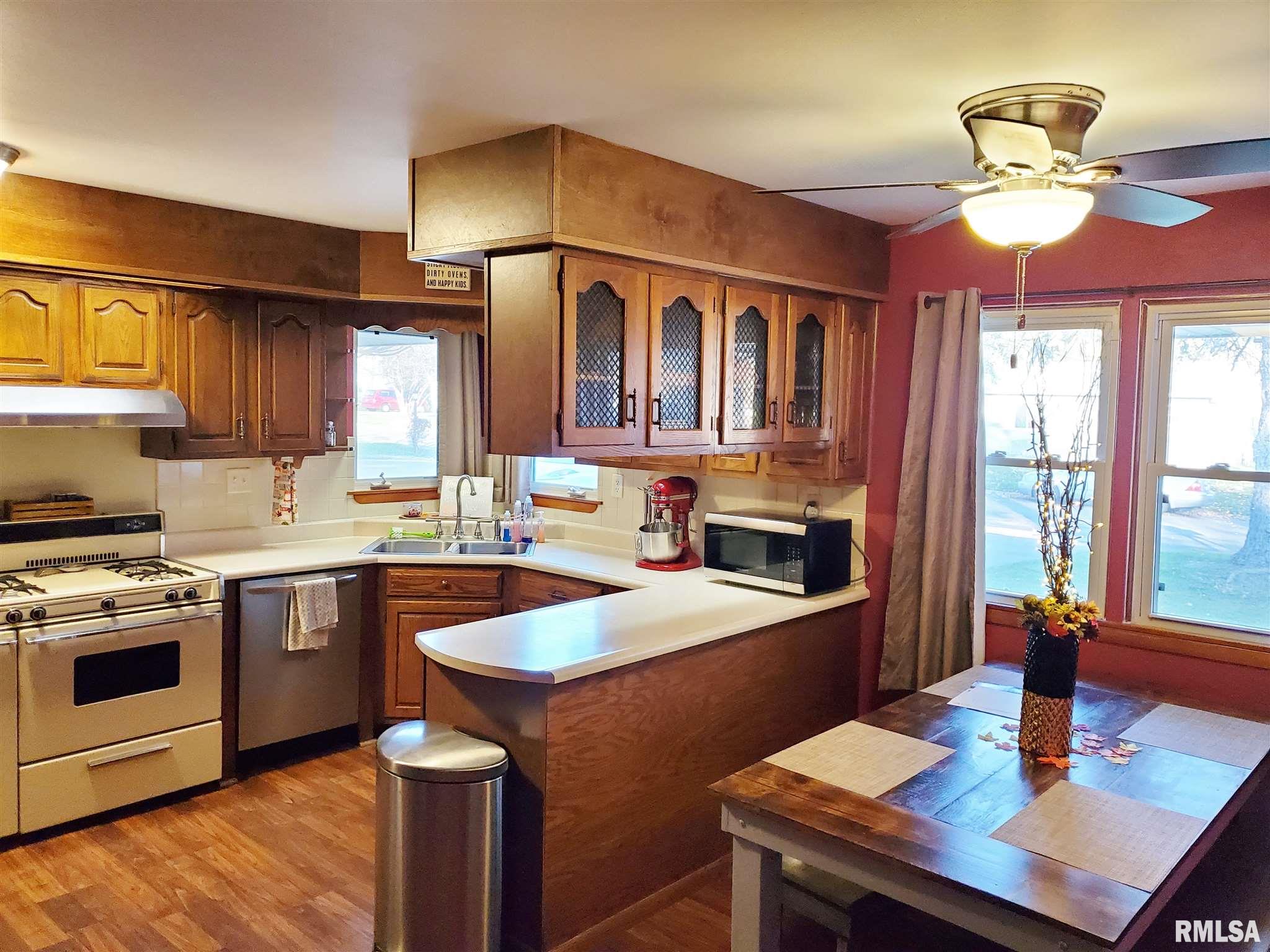 110 Lake Street Washington, IL 61571 - Photo 6 of 21 Gallery Image 6