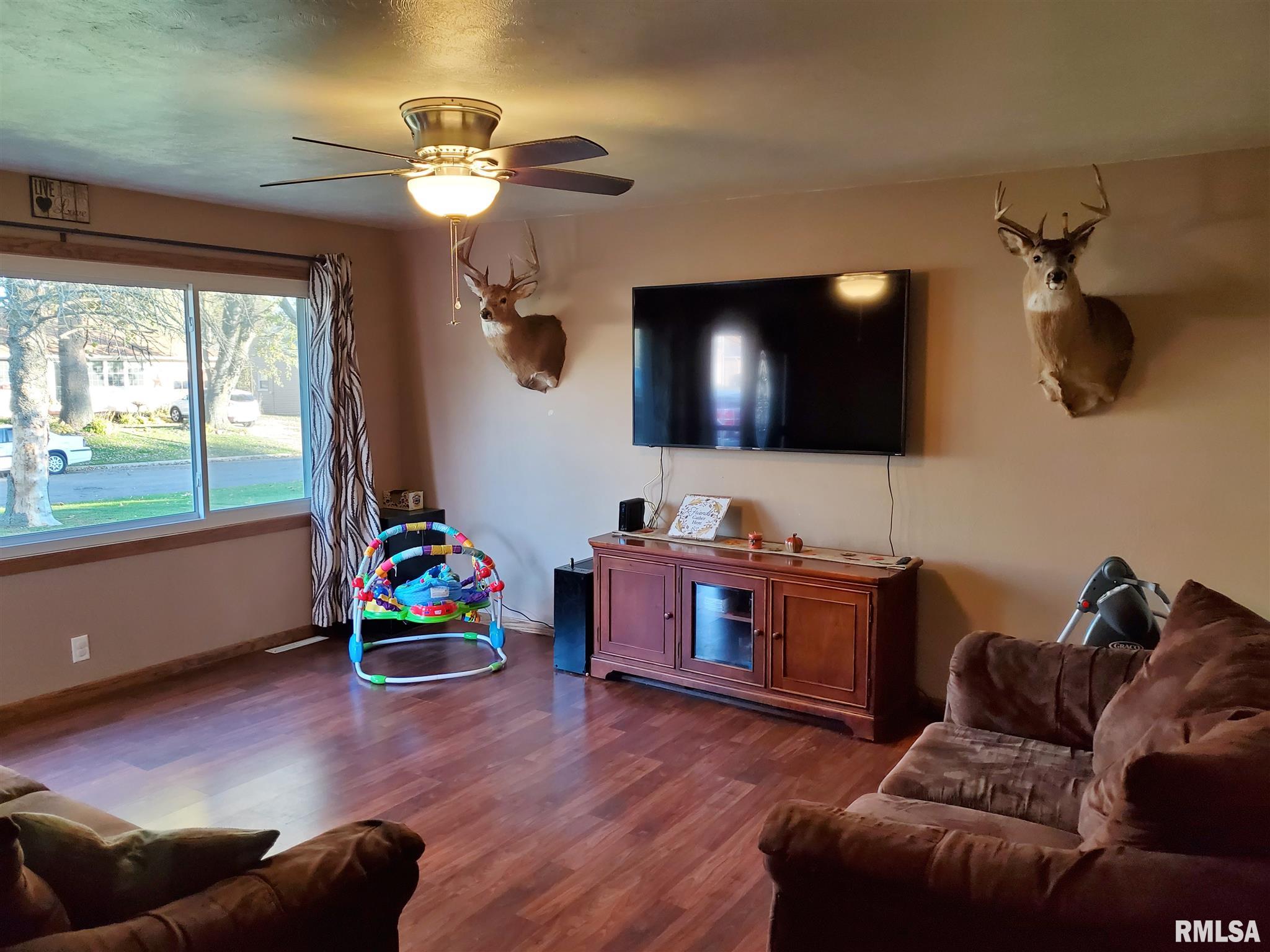 110 Lake Street Washington, IL 61571 - Photo 7 of 21 Gallery Image 7