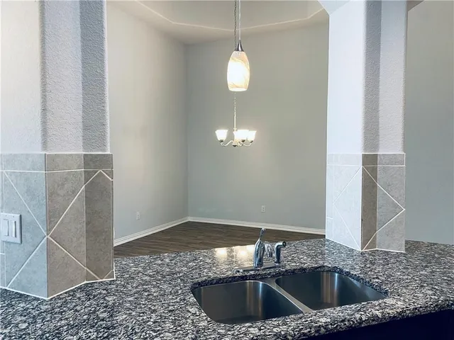 $2,300 | 1009 Sundrops Street, Leander, TX 78641