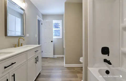 $465,000 | 1070 Belle Plaine Avenue, Gurnee, IL 60031