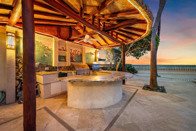 $15,300,000 | 712 Ocean Drive, Juno Beach, FL 33408