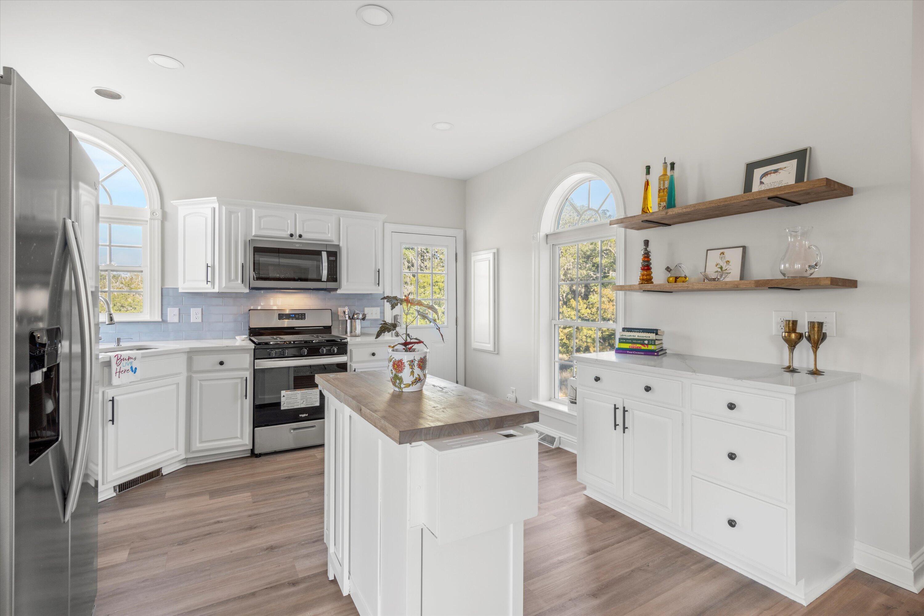 8272 Palmetto Road Edisto Island, SC 29438 - Photo 15 of 59 10-DSC06191