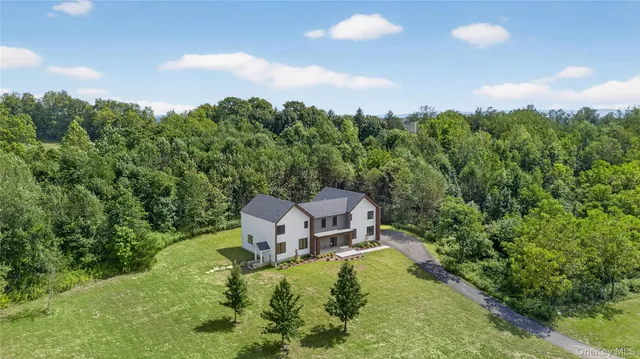 $995,000 | 1 Warwick Isle Boulevard, Pine Island, NY 10969