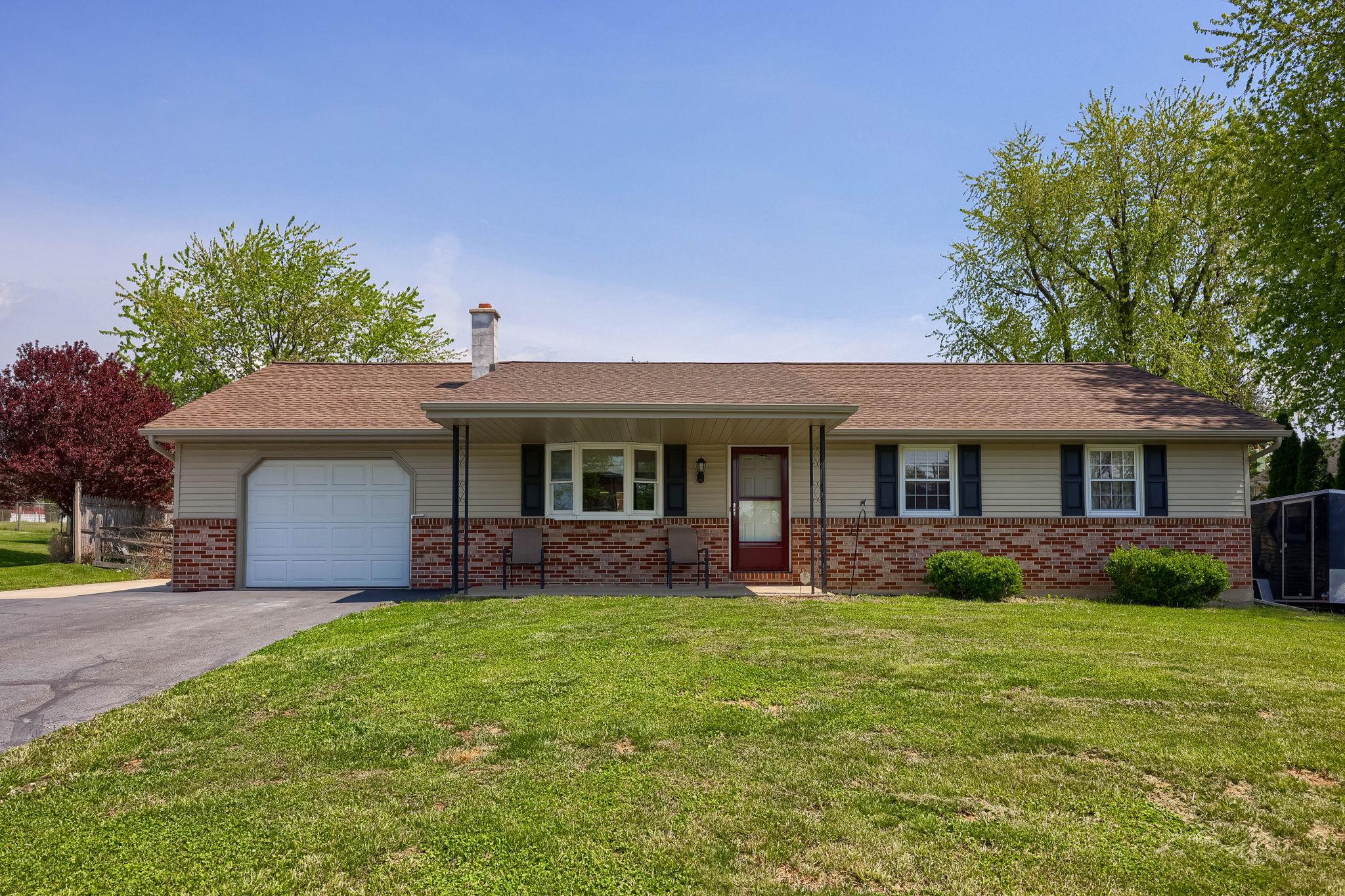 17 Hollander Road Gordonville, PA 17529 - Photo 1 of 37 Welcome to 17 S Hollander Rd!