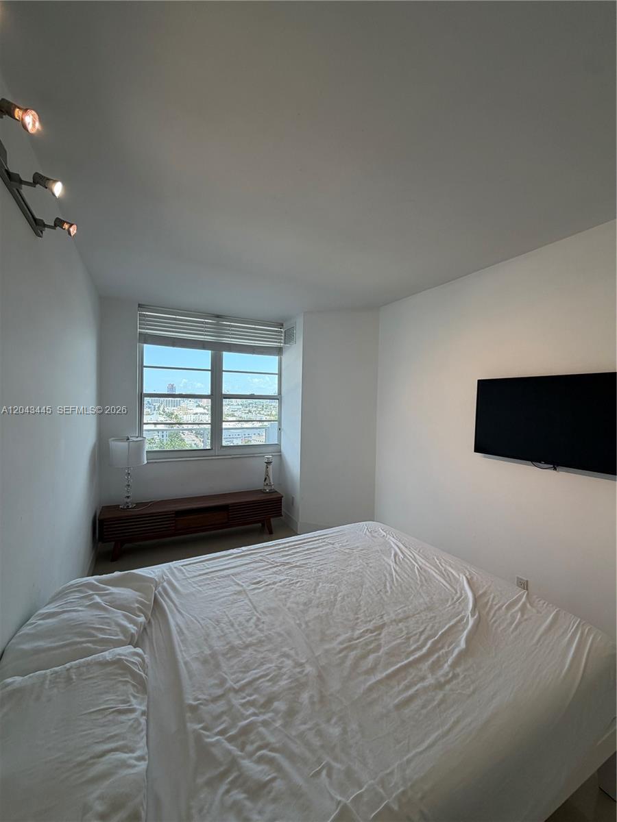 100 Lincoln Road, Unit 1507 Miami Beach, FL 33139 - Photo 7 of 11