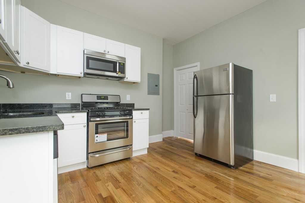 66 L Street Boston, MA 02127 - Photo 6 of 9
