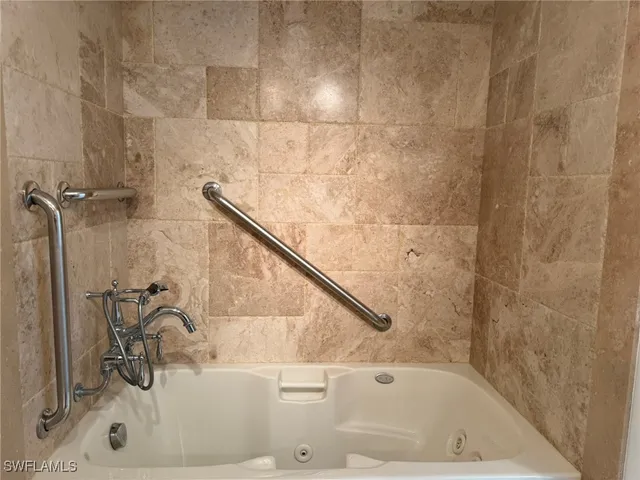 $1,975,000 | 484 Gulf Bend Drive, Captiva, FL 33924