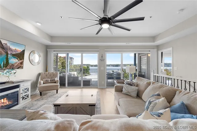 $565,000 | 354 West Palisades Condo Drive, Unit 1A, Lake Ozark, MO 65049