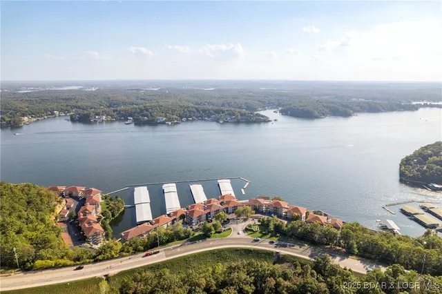 $565,000 | 354 West Palisades Condo Drive, Unit 1A, Lake Ozark, MO 65049