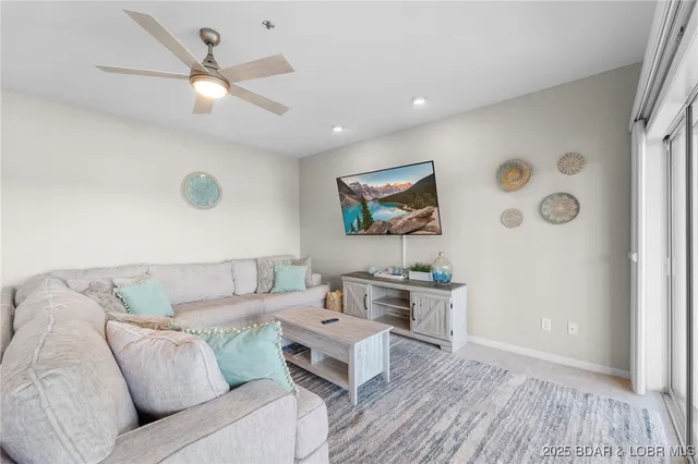 $565,000 | 354 West Palisades Condo Drive, Unit 1A, Lake Ozark, MO 65049