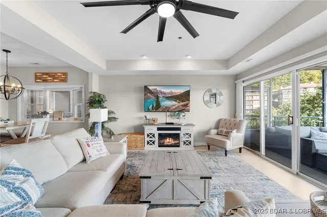 $565,000 | 354 West Palisades Condo Drive, Unit 1A, Lake Ozark, MO 65049