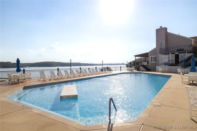 $565,000 | 354 West Palisades Condo Drive, Unit 1A, Lake Ozark, MO 65049