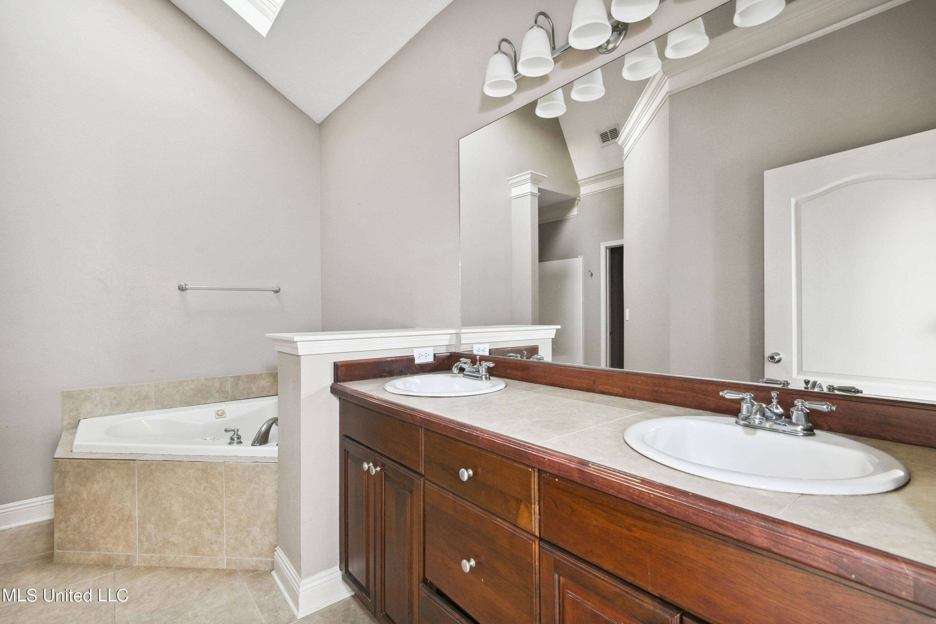 6808 Dickens Way Drive Ocean Springs, MS 39564 - Photo 10 of 15 6804 Dickens Way Drive-10
