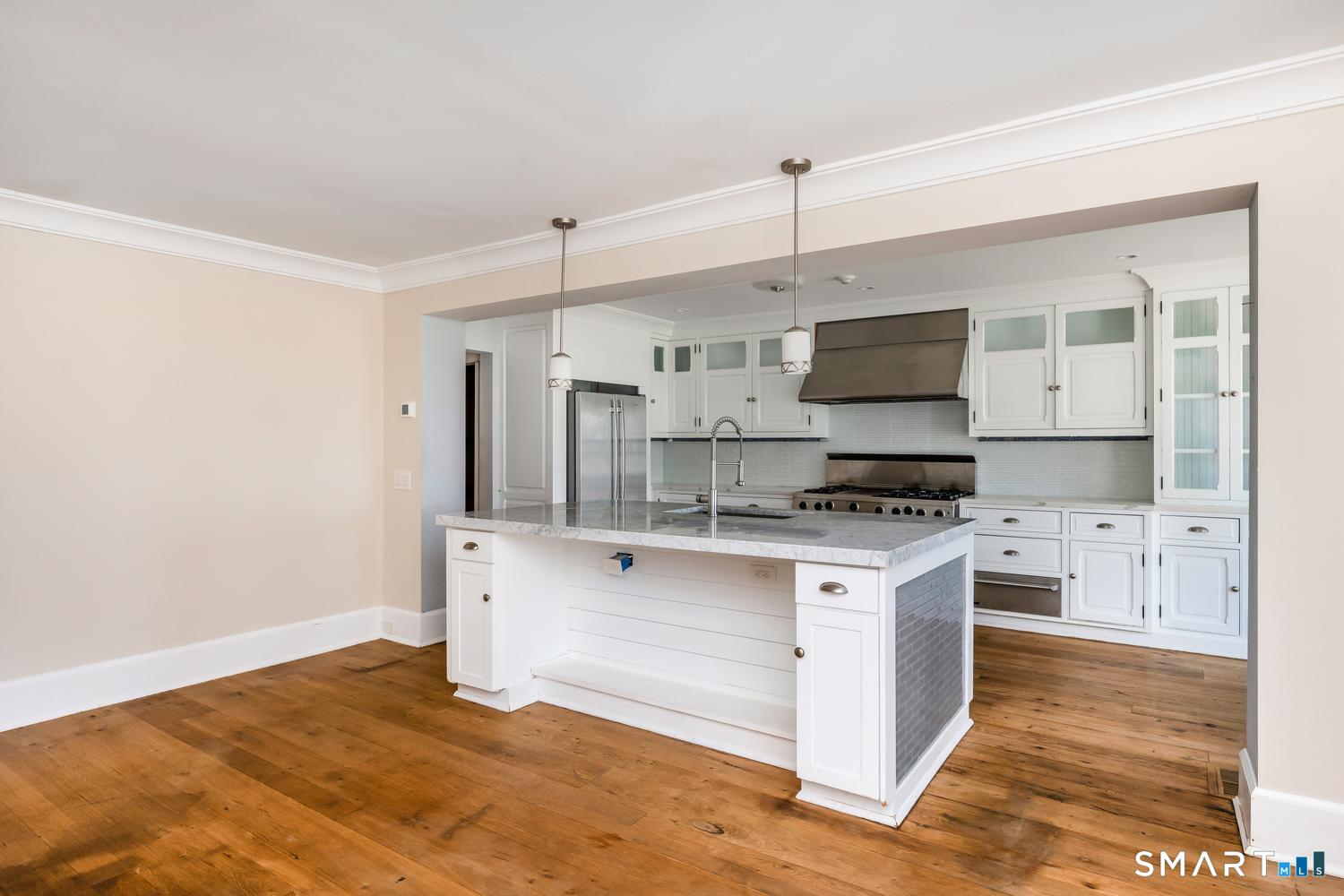 21 Point Road Norwalk, CT 06854 - Photo 8 of 36 Gallery Image 8
