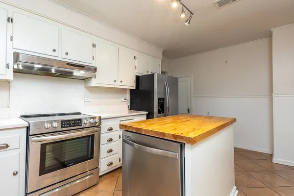 $299,900 | 2177 Harbert Avenue, Memphis, TN 38104