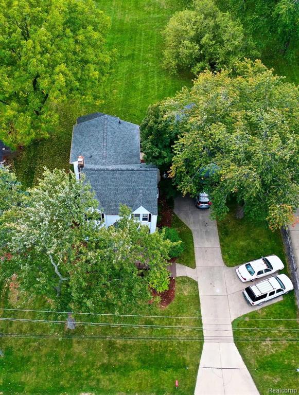 427 Lehigh Road Rochester Hills, MI 48307 - Photo 2 of 22