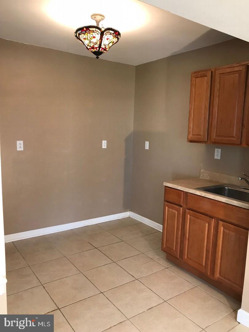 5 Towns Road Levittown, PA 19056 - Photo 8 of 12