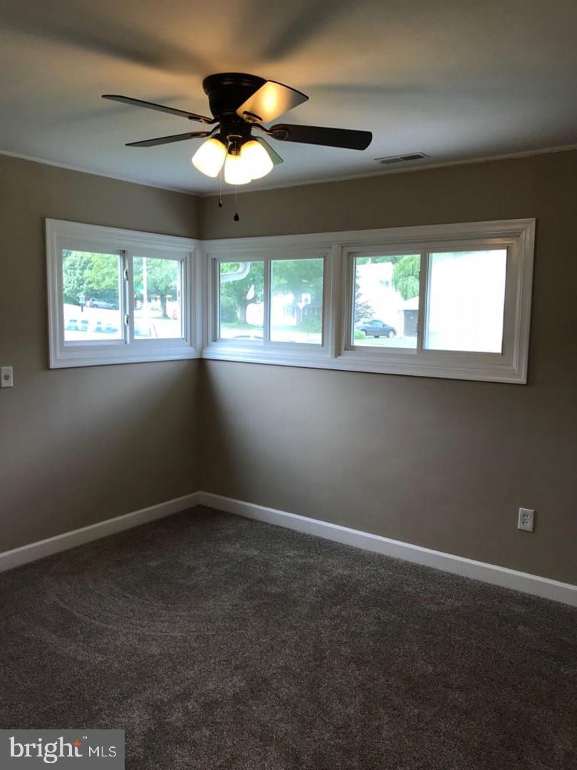 5 Towns Road Levittown, PA 19056 - Photo 10 of 12