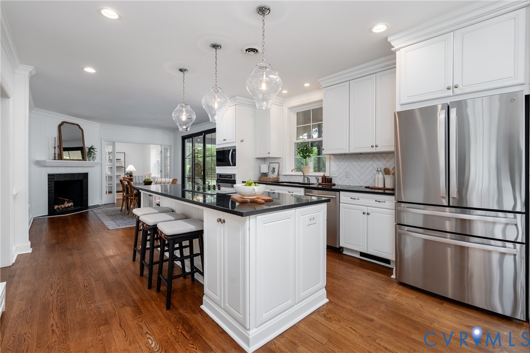 8902 Brieryle Road Henrico, VA 23229 - Photo 15 of 37 Spectacular kitchen with island, pantry, gas firep