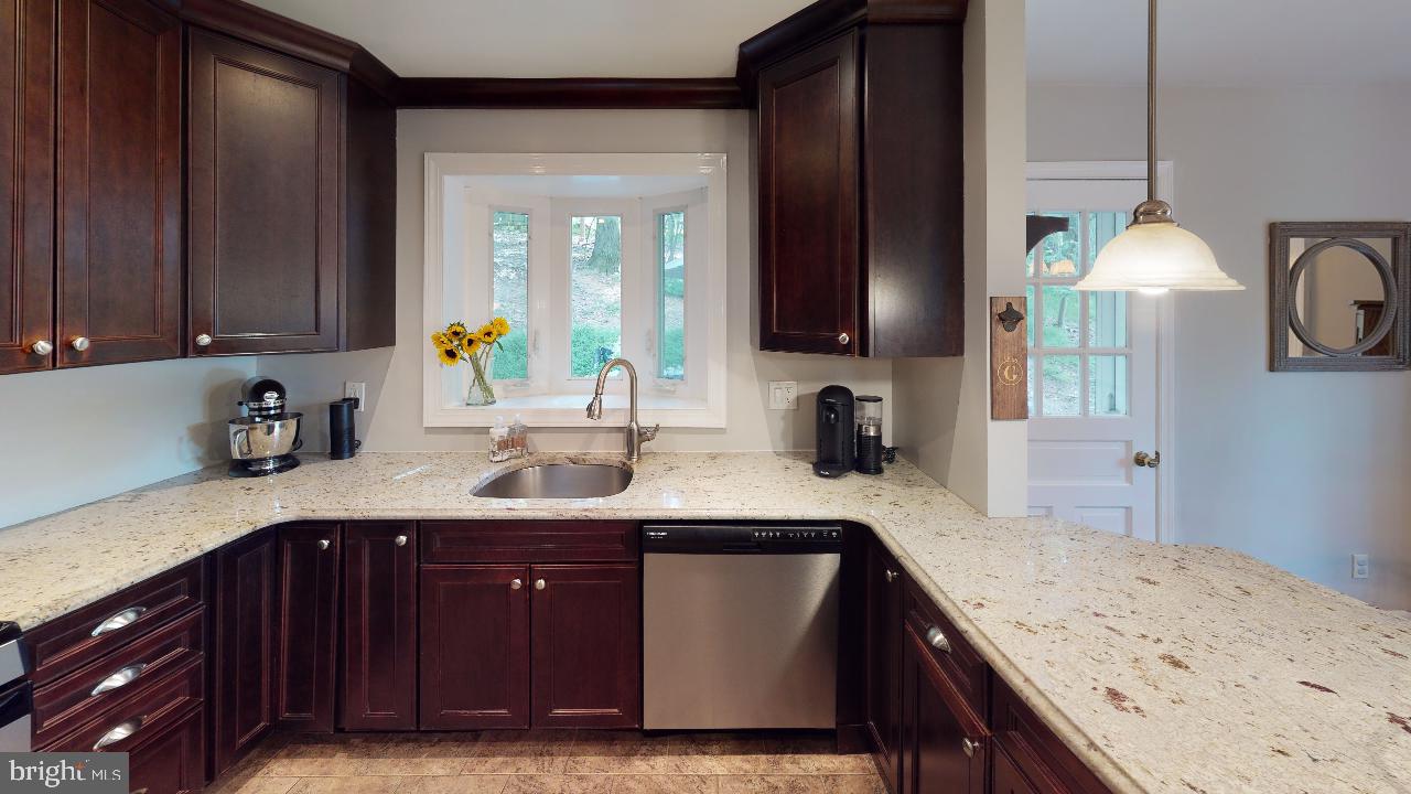600 Forest Road Wayne, PA 19087 - Photo 9 of 30 Large Kitchen