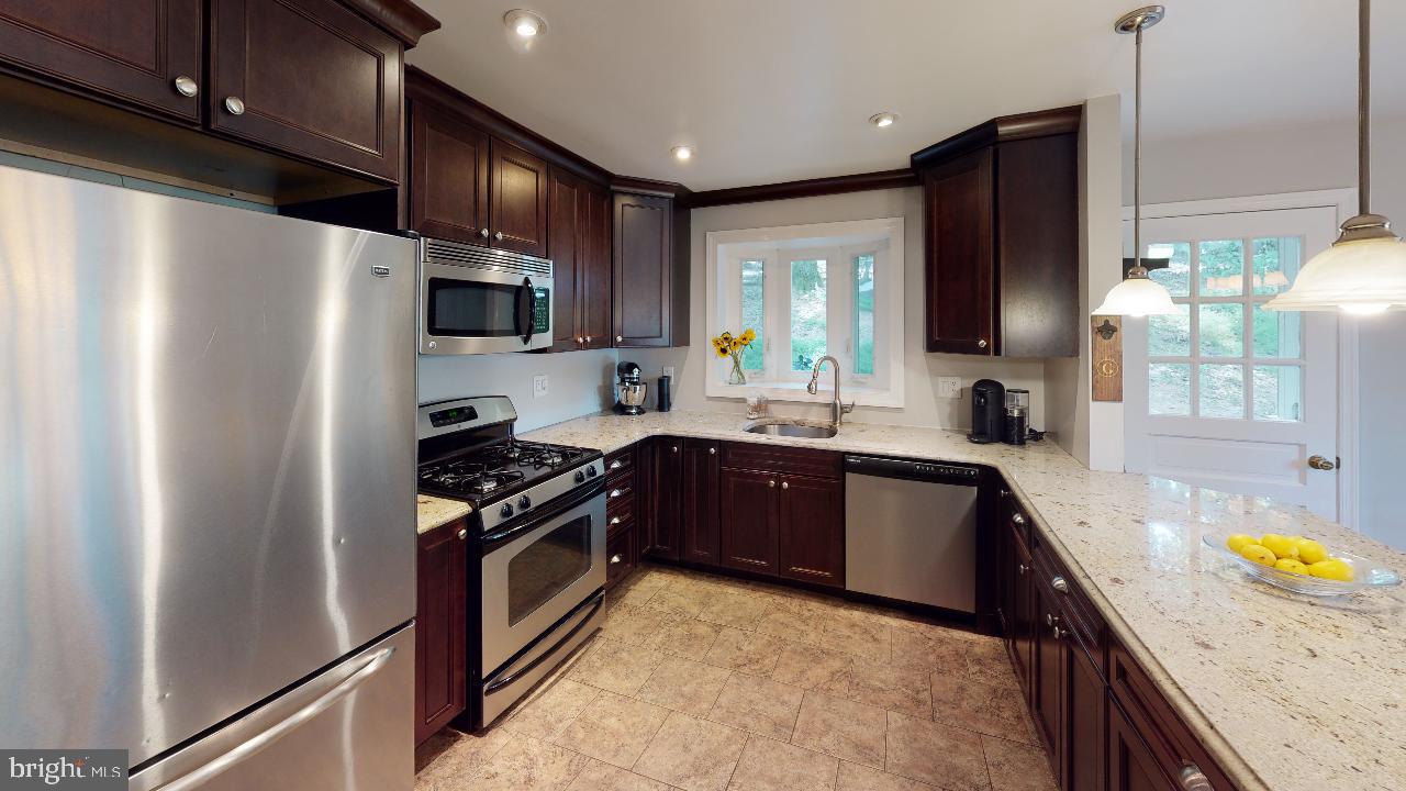 600 Forest Road Wayne, PA 19087 - Photo 10 of 30 Kitchen with Tile Flooring
