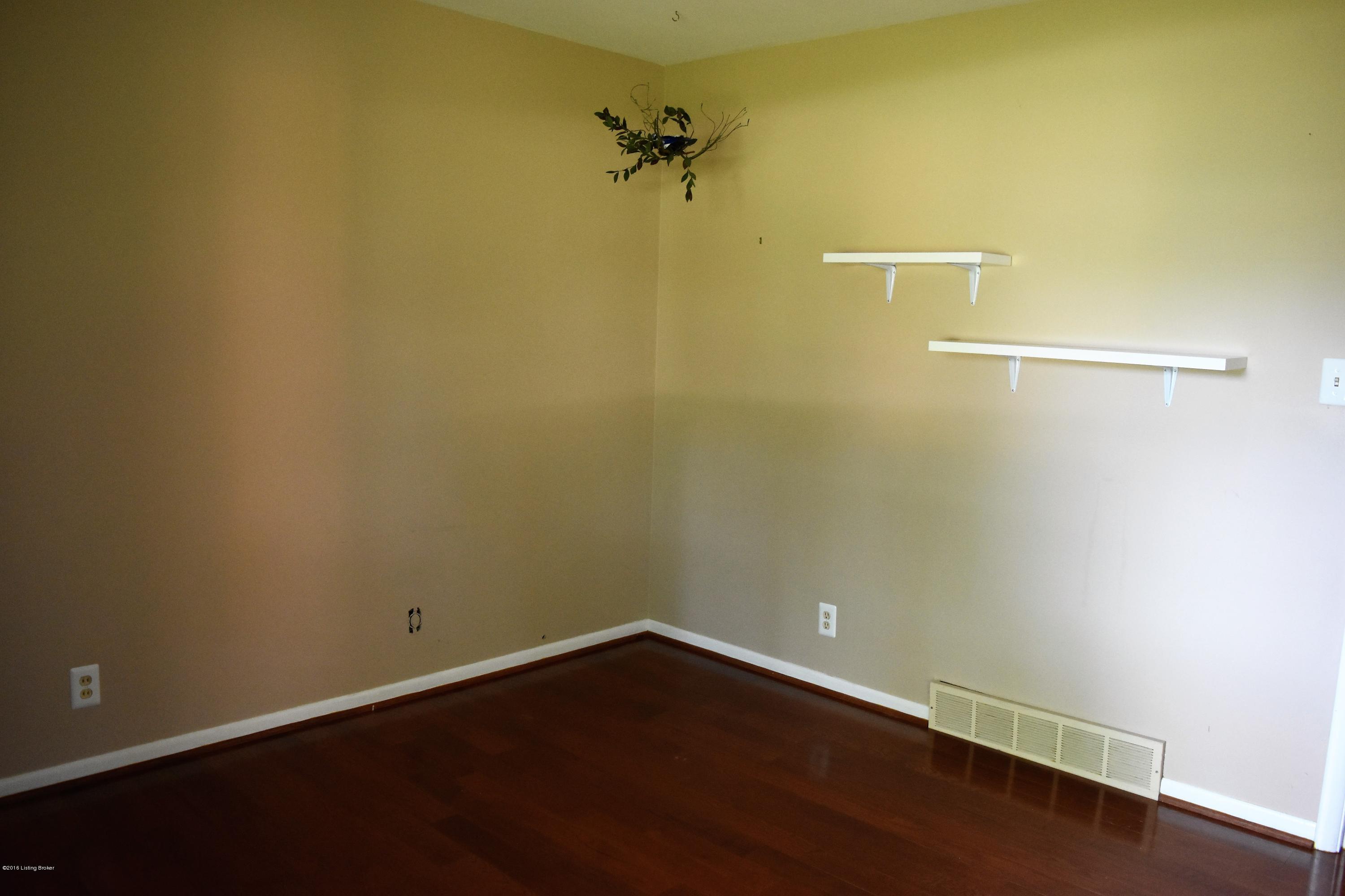 2716 Lamont Road Louisville, KY 40205 - Photo 21 of 46 DSC_1032