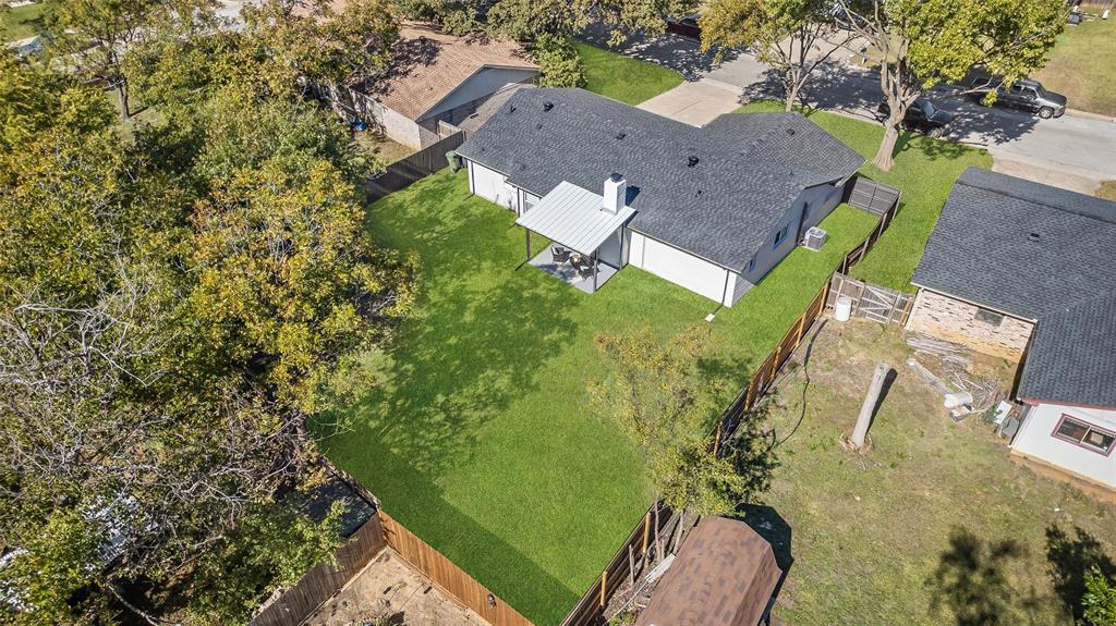 902 Warrington Court Arlington, TX 76014 - Photo 25 of 30 an aerial view of a house