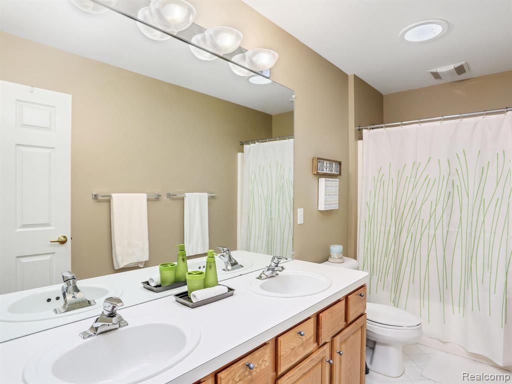 1861 Beaver Creek Drive Rochester, MI 48307 - Photo 36 of 46