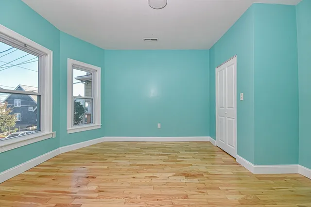 $3,000 | 11 Oakland Avenue, Unit 1, Everett, MA 02149