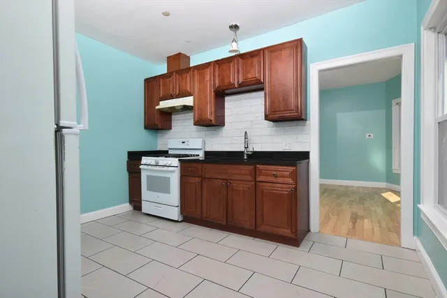 $3,000 | 11 Oakland Avenue, Unit 1, Everett, MA 02149