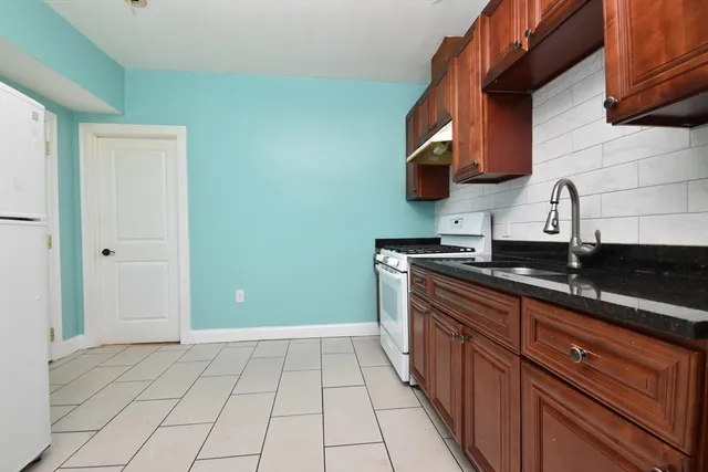 $3,000 | 11 Oakland Avenue, Unit 1, Everett, MA 02149