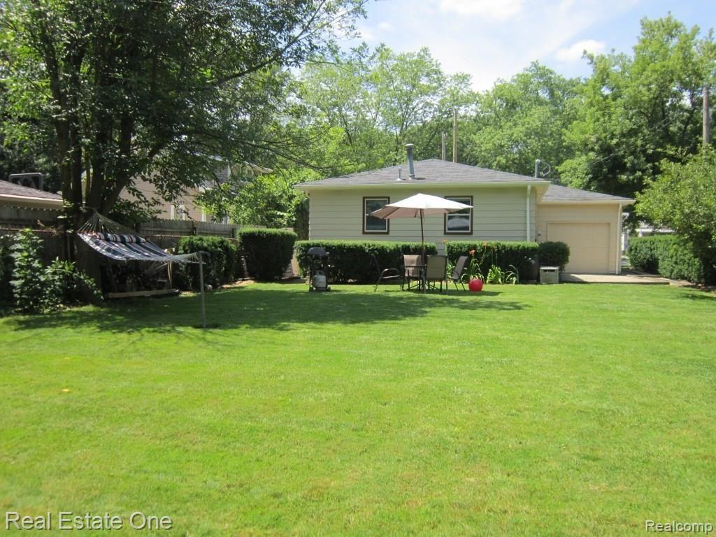22804 Power Road Farmington, MI 48336 - Photo 16 of 35 back view.jpg