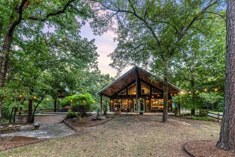 $974,900 | 18480 County Road 446, Lindale, TX 75771
