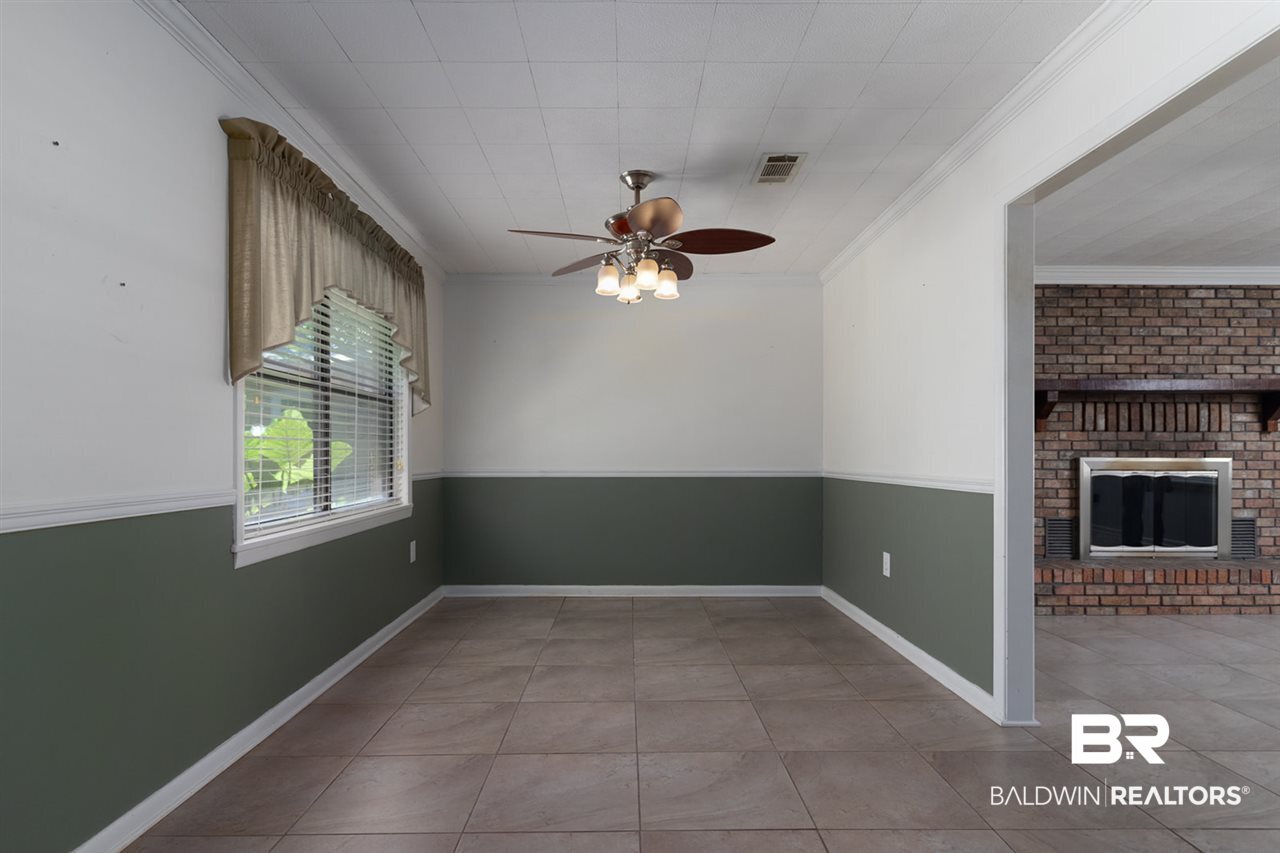 10096 Pineview Drive Foley, AL 36535 - Photo 3 of 10 Dining Room