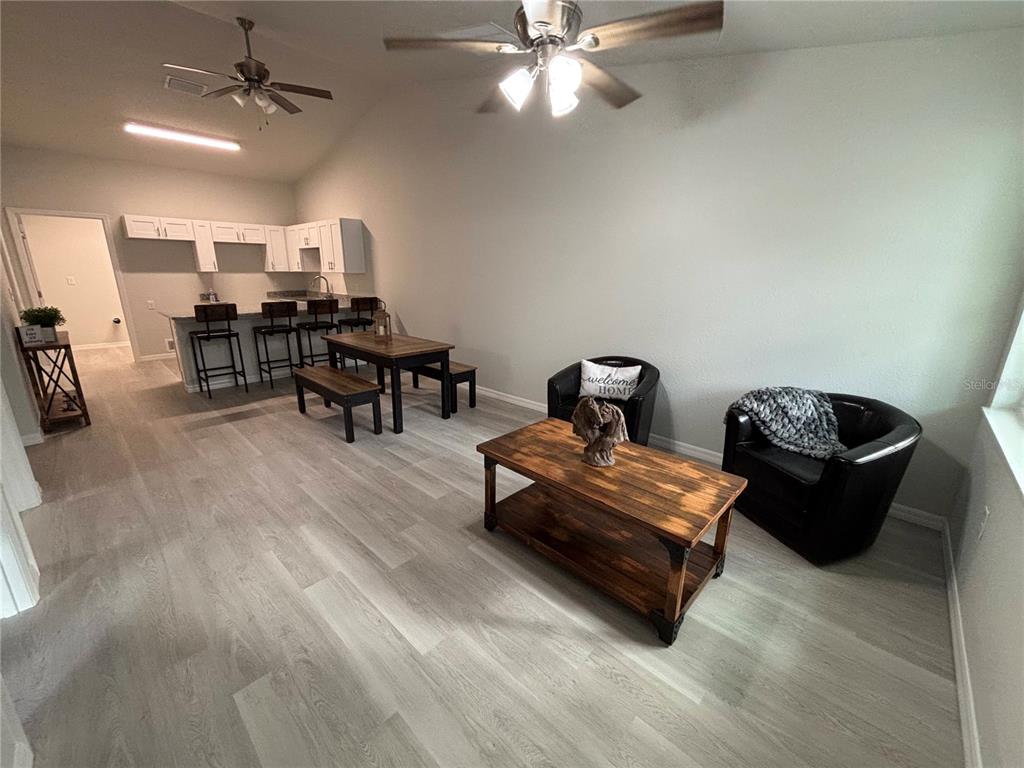 607 Southeast 4th Drive, Unit B Williston, FL 32696 - Photo 3 of 15