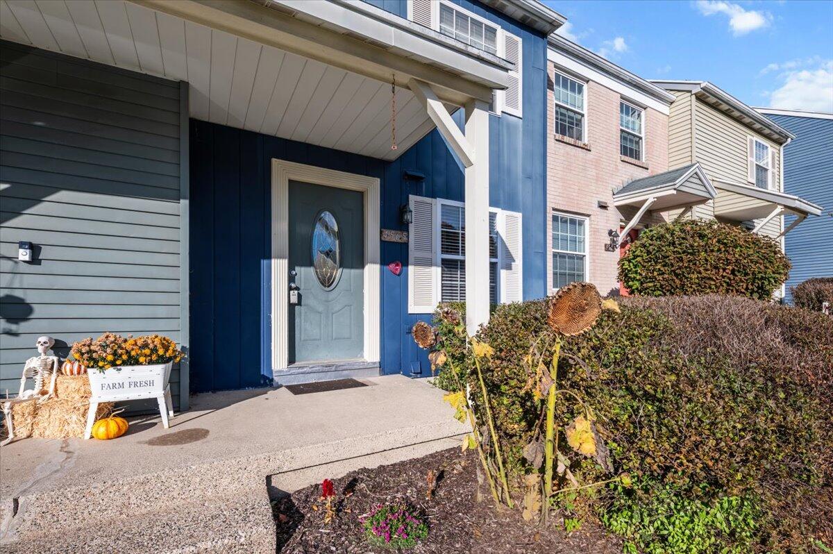 4565 Tabor Road Northwest, Unit 38 Comstock Park, MI 49321 - Photo 2 of 18 06-DSC_6739