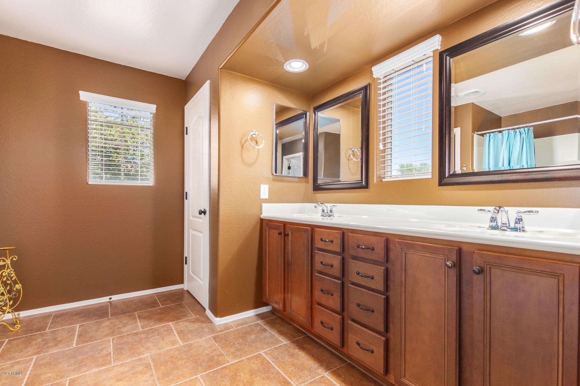 1688 South Martingale Road Gilbert, AZ 85295 - Photo 15 of 35 15