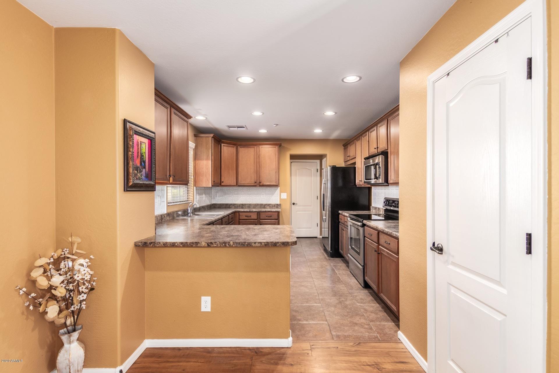 1688 South Martingale Road Gilbert, AZ 85295 - Photo 5 of 35 5