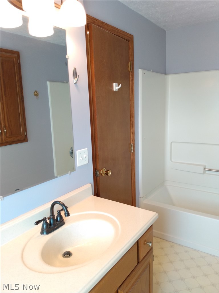 9643 Tallmadge Road Diamond, OH 44412 - Photo 24 of 35 Hall Bath