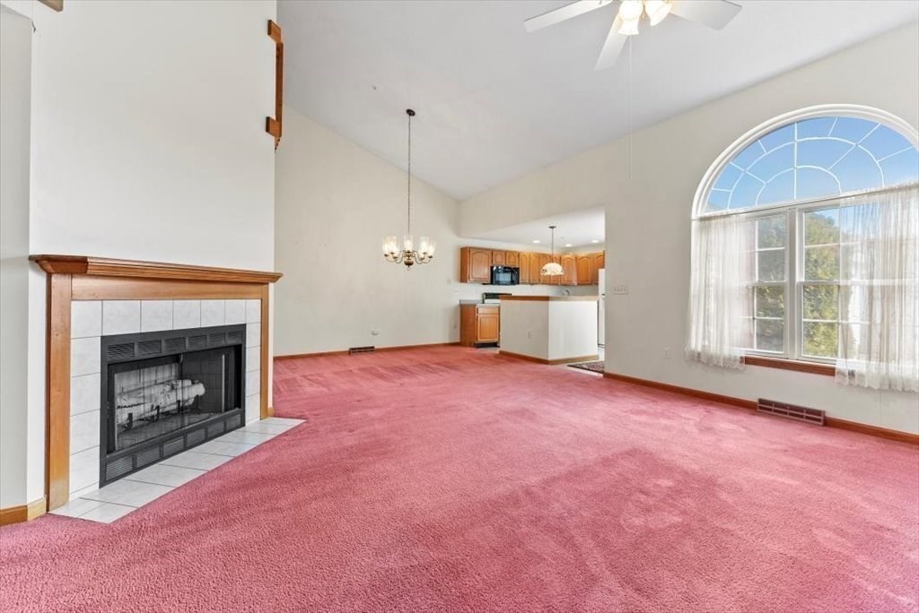 25 Castle Hills Road, Unit G Agawam, MA 01001 - Photo 3 of 20 Gallery Image 3