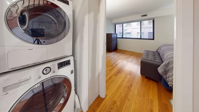 $3,500 | 1856 Beacon Street, Unit 2C, Brookline, MA 02445