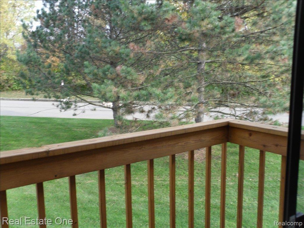 1579 Streamwood Court Rochester, MI 48307 - Photo 10 of 11 1579 Streamwood Court, Rochester