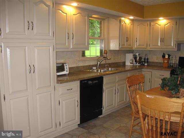 920 Taxville Road York, PA 17404 - Photo 9 of 36 Gallery Image 9