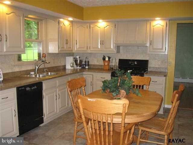 920 Taxville Road York, PA 17404 - Photo 10 of 36 Gallery Image 10