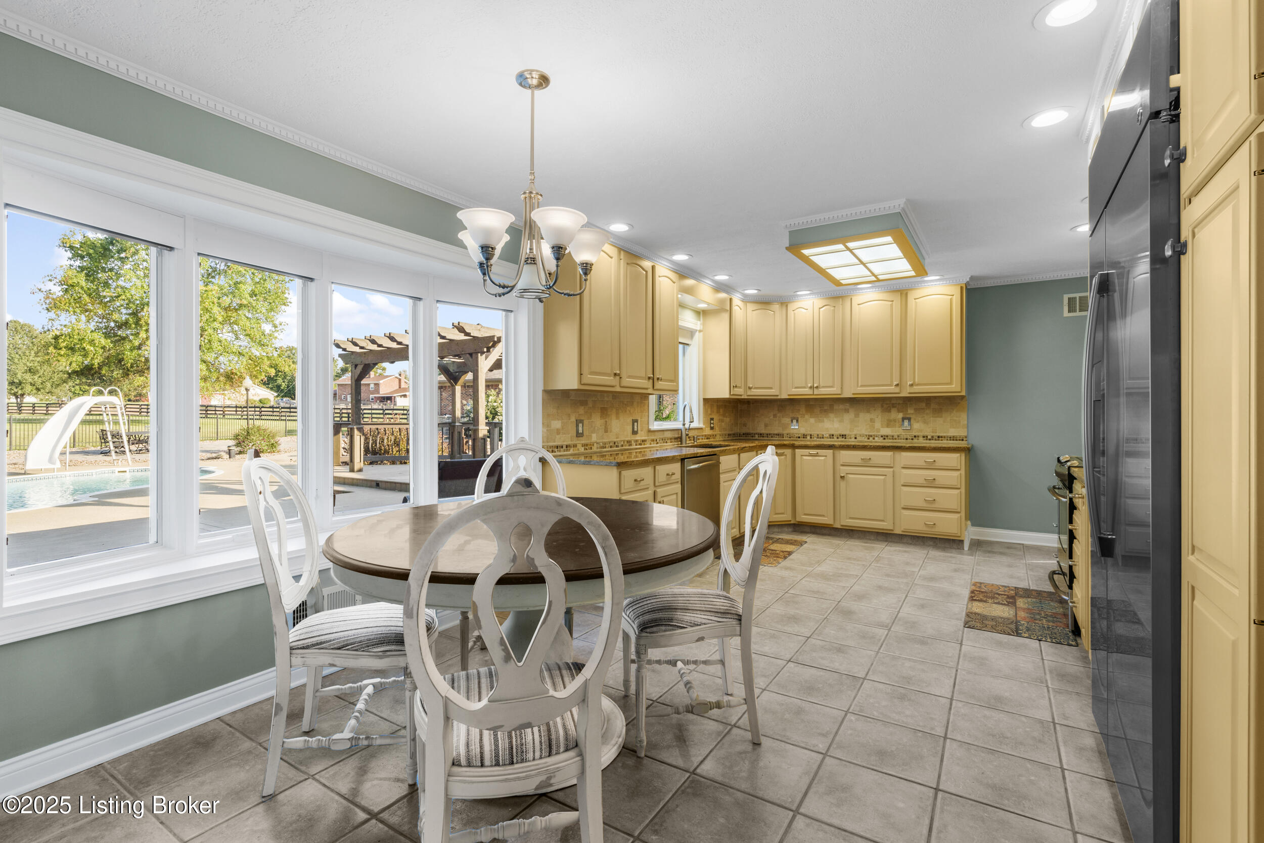 7707 Broad Run Road Louisville, KY 40291 - Photo 13 of 70 Kitchen