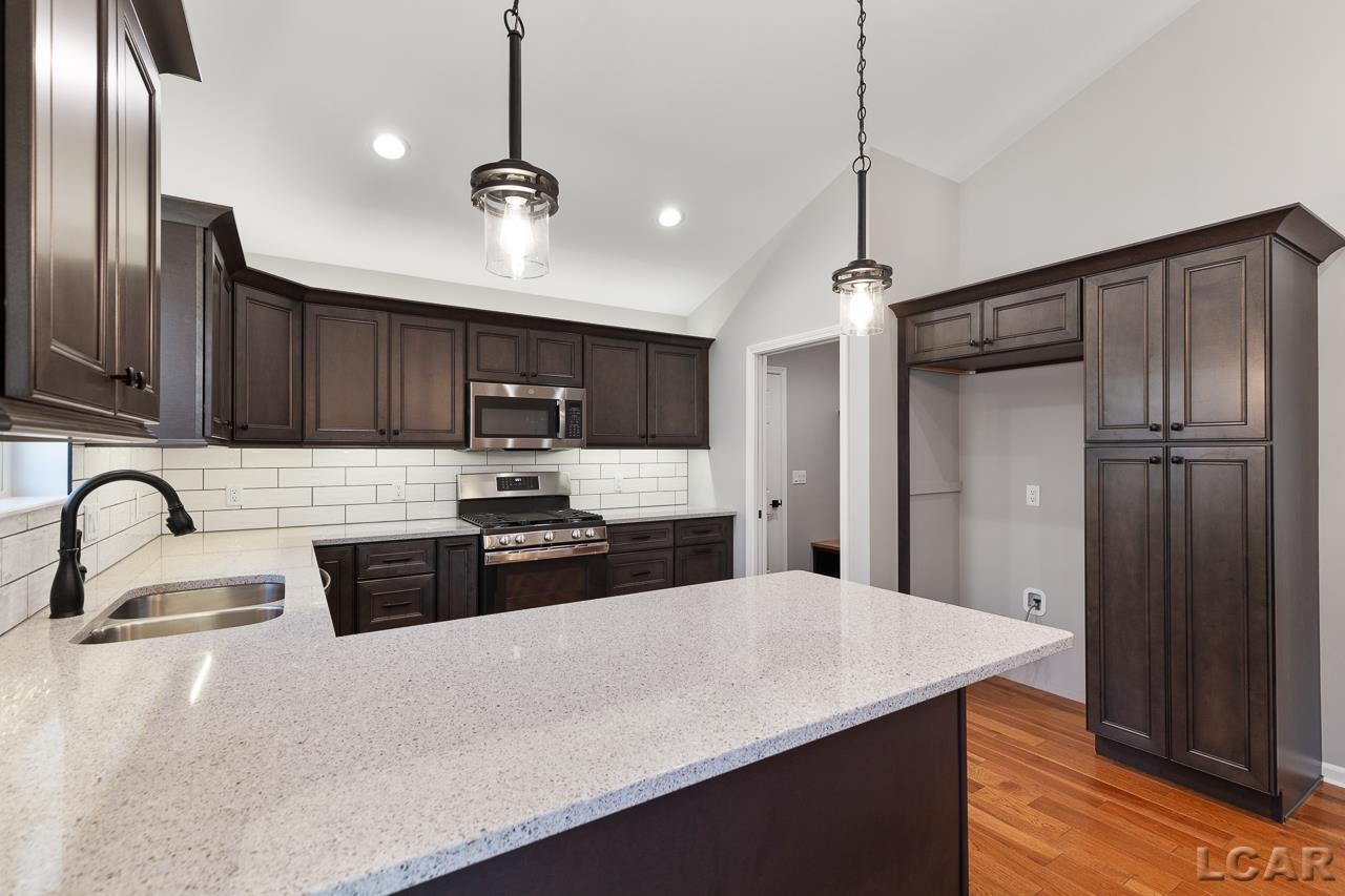 1194 Ridge Lane Tecumseh, MI 49286 - Photo 21 of 35 50100385-20.JPG