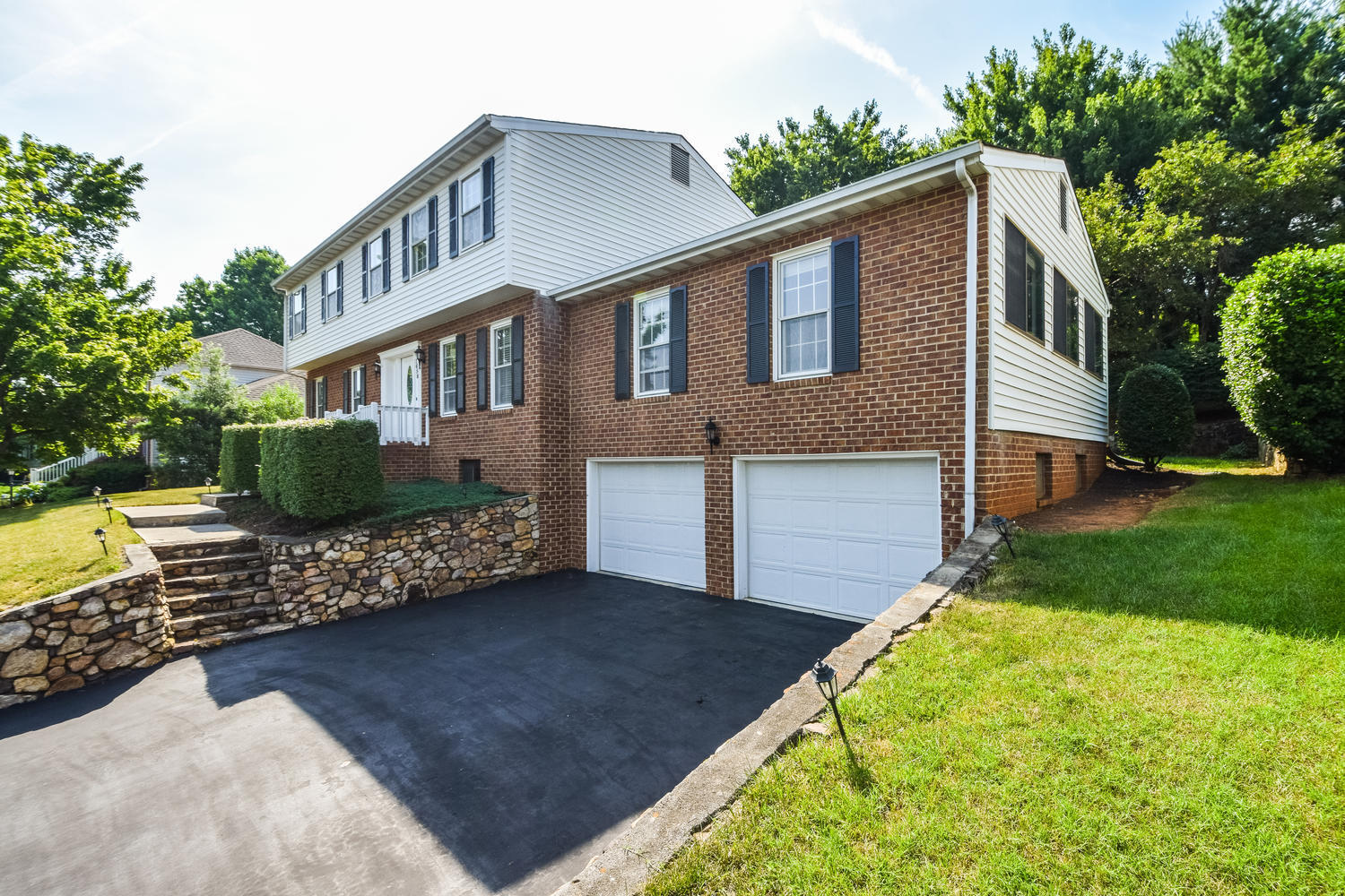 1658 Millbridge Rd Salem VA-large-030-28