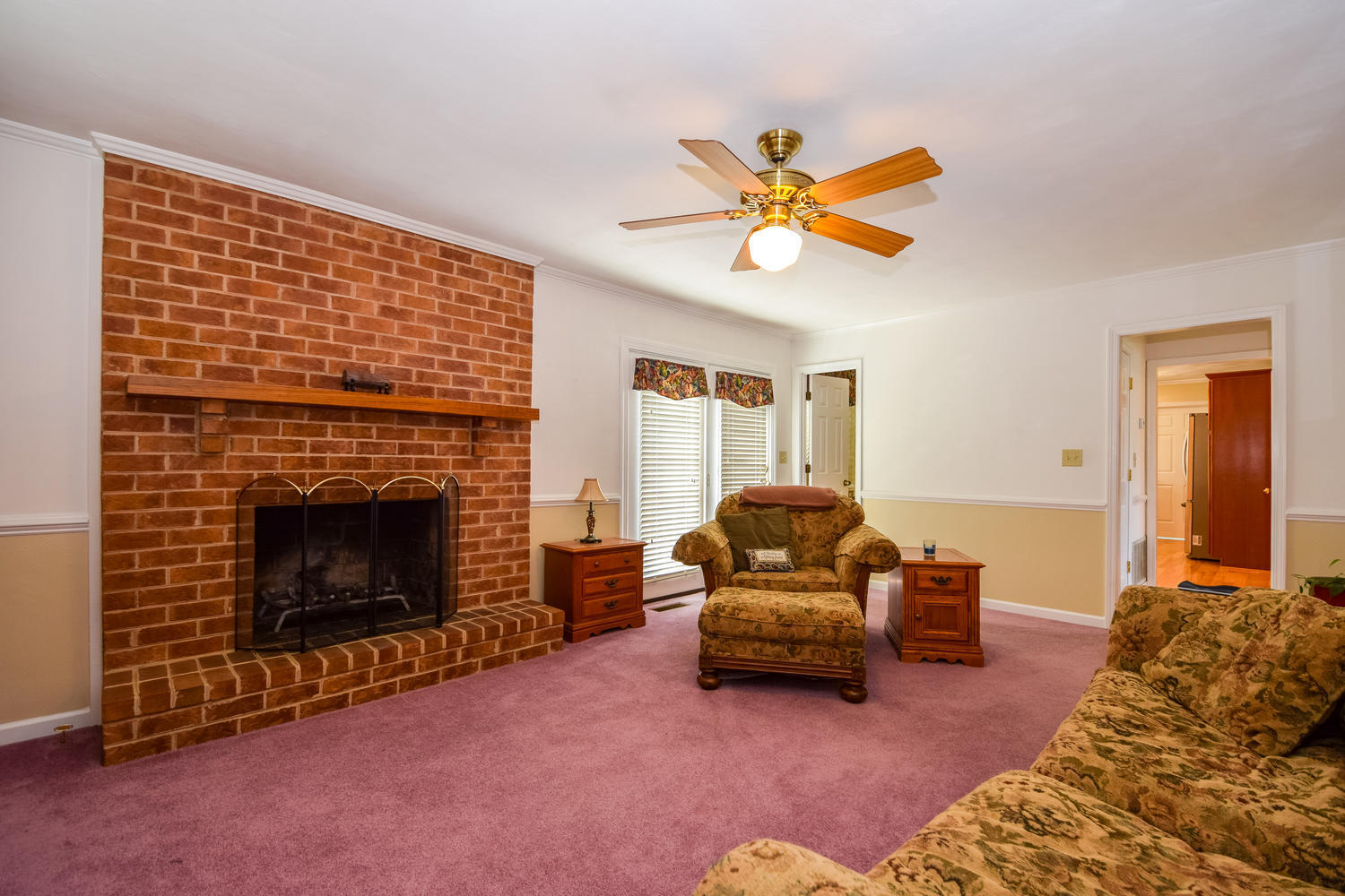 1658 Millbridge Road Salem, VA 24153 - Photo 17 of 34 1658 Millbridge Rd Salem VA-large-009-25