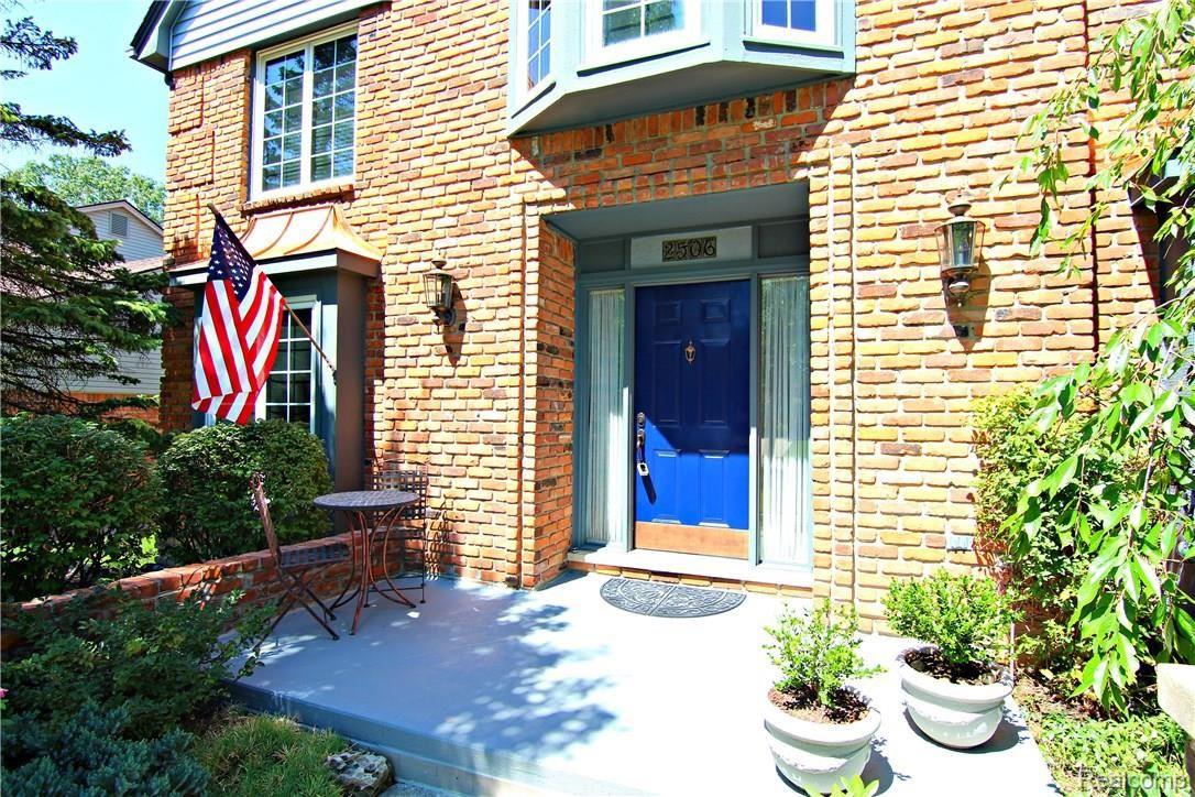 2506 Ulster Road Rochester, MI 48309 - Photo 2 of 34 Ulster Rd Front Porch.jpg