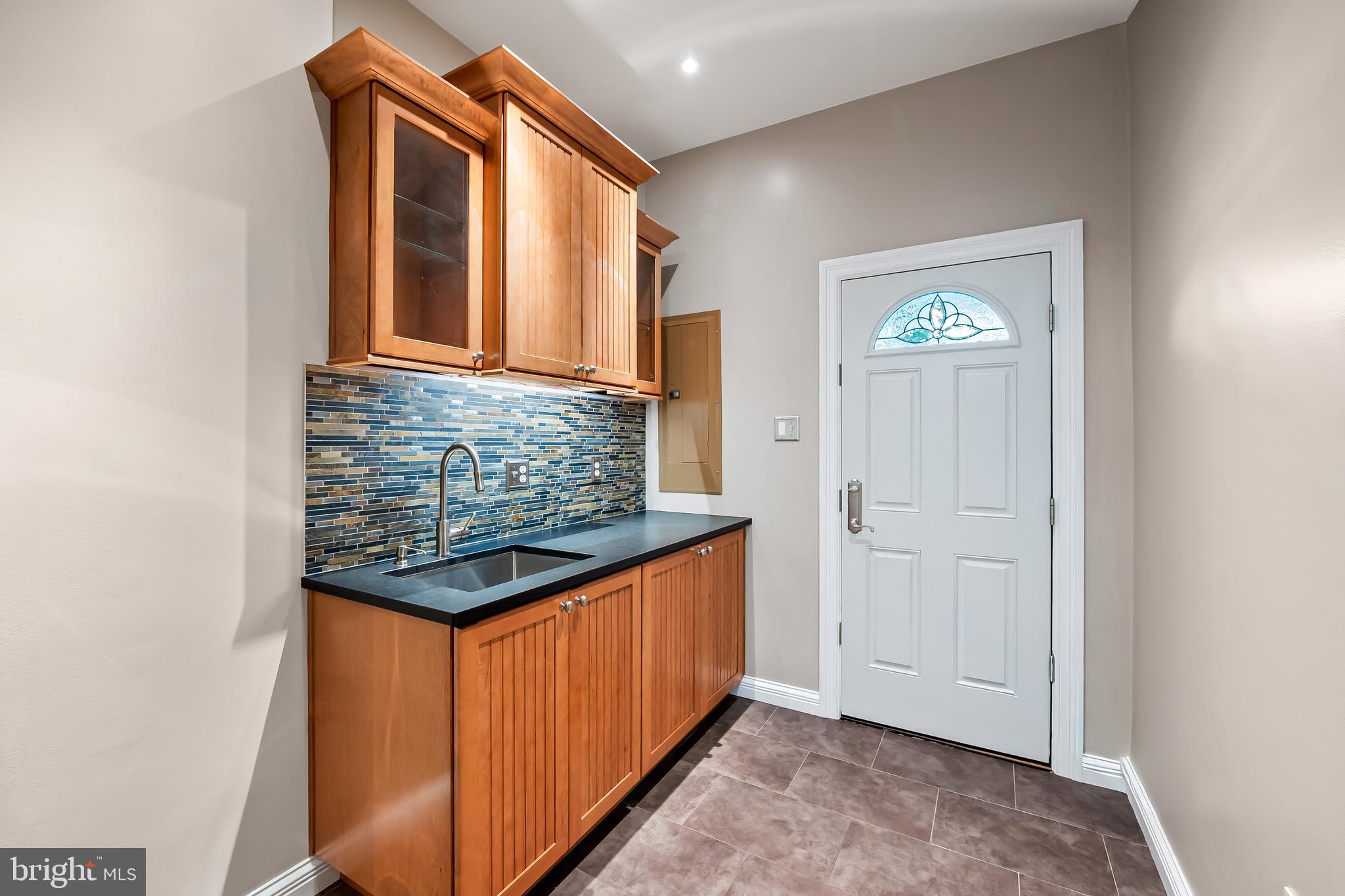 254 Robert Street Baltimore, MD 21217 - Photo 7 of 31 an empty room with window